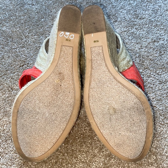 Ann Marino orange sandals with heel. - Picture 6 of 8